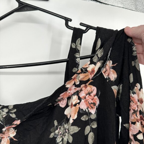 Maurices Women's Cold Shoulder Blouse Black Floral Print Size Medium - Picture 2 of 3
